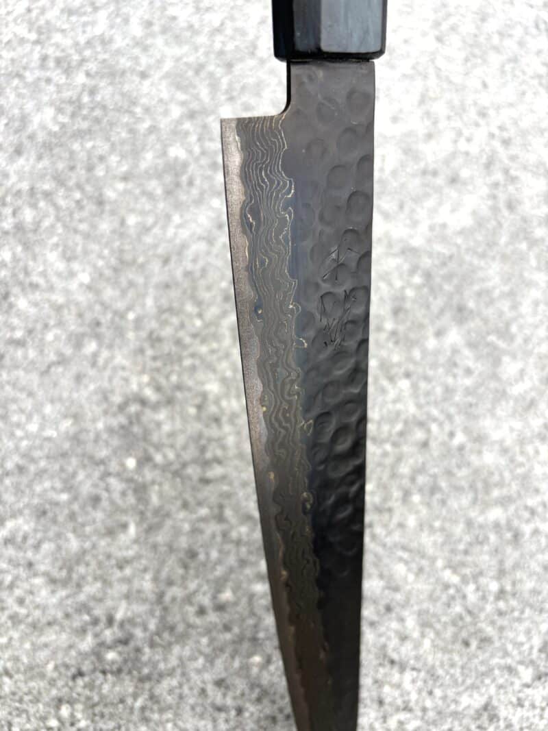 Senshi Kuromaru Sujihiki 240mm sort Damascus 16 lag stål. - Billede 7